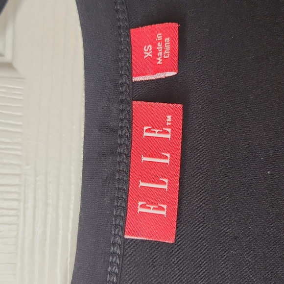 ELLE Women's Black Button Front V-Neck Rose Bud Detail Cardigan Sweater Size XS - Picture 3 of 11